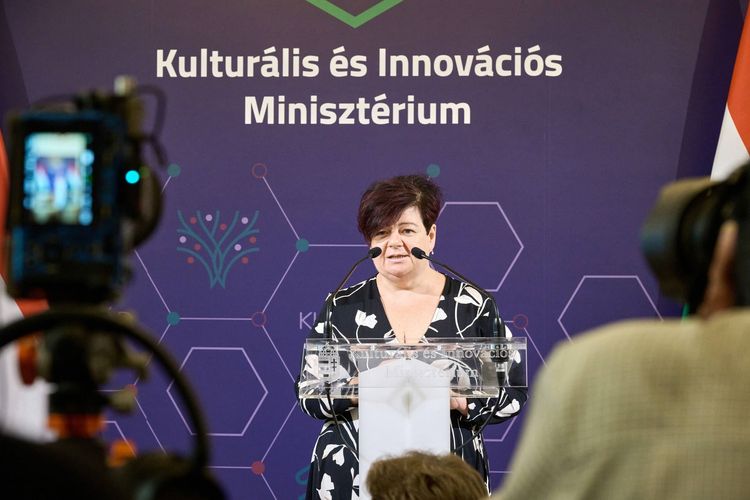 Kallós Angéla előadása a Nyíregyházi Szakképzési Centrumban működő Rugalmas Tanulási Utak rendszerről!